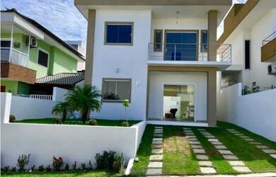 Imagem: A casa em condomínio possui 4 Dormitórios, 4 Banheiros, 2