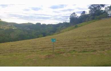 Imagem: O terreno possui 1.036m² de Área e está localizado em Jambeiro