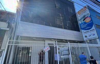 Imagem: O depósito possui 2 Vagas na garagem, 500m² de Área e está