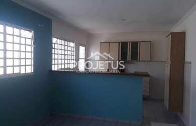 Imagem: A casa possui 2 Dormitórios, 1 Banheiro, 85m² de Área, Imóvel