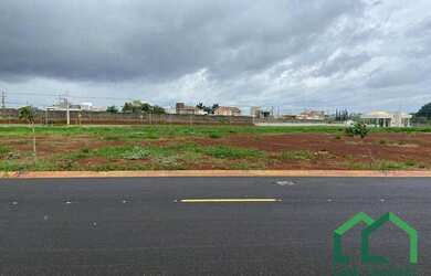 Imagem: O terreno possui 300m² de Área e está localizado em Parque