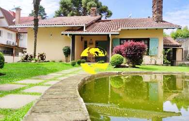 Imagem: A casa possui 4 Dormitórios, 1 Banheiro e 320m² de Área e