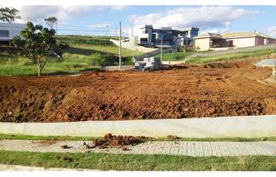 Imagem: O terreno possui 1.570m² de Área e está localizado em Freitas