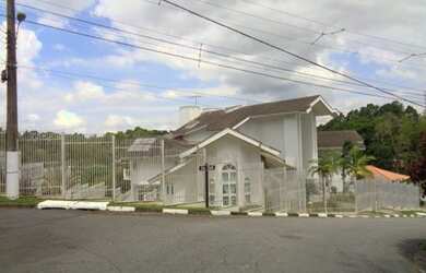 Imagem: A casa possui 5 Dormitórios, 5 Banheiros, 5 Vagas na garagem