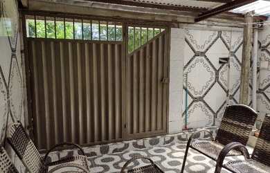 Imagem: A casa possui 3 Dormitórios, 1 Banheiro e está localizado