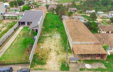 Imagem: O terreno possui 1.350m² de Área e está localizado em Contenda