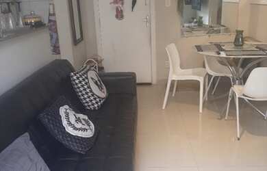 Imagem: O apartamento possui 3 Dormitórios, 1 Banheiro, 1 Vaga na garagem