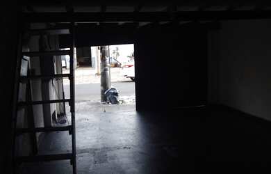 Imagem: O depósito possui 56m² de Área e está localizado em Campos