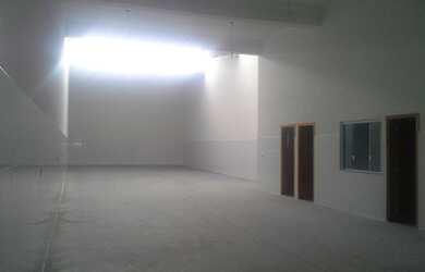 Imagem 10: Galpão moderno Galpão / depósito com 2 vagas na garagem