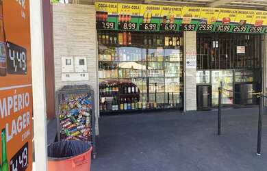 Imagem: A casa possui 2 Dormitórios, 1 Banheiro, 3 Vagas na garagem