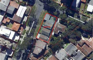 Imagem: O terreno possui 574m² de Área, Imóvel novo e está localizado