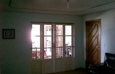 Imagem: A casa possui 3 Dormitórios, 3 Banheiros, 2 Vagas na garagem