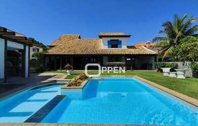 Imagem: A casa em condomínio possui 5 Dormitórios, 5 Banheiros, 4