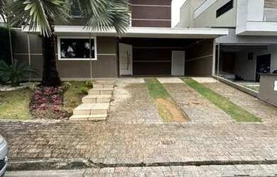 Imagem: A casa em condomínio possui 4 Dormitórios, 4 Banheiros, 4