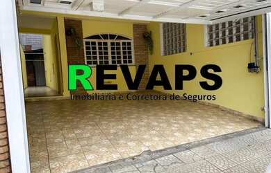 Imagem: A casa possui 2 Dormitórios, 1 Banheiro, 2 Vagas na garagem