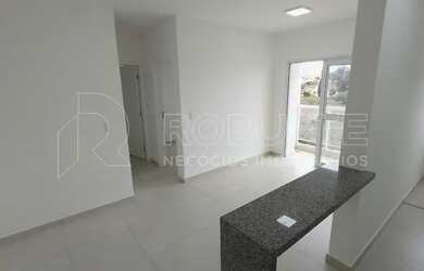 Imagem: O apartamento possui 2 Dormitórios, 1 Banheiro, 2 Vagas na