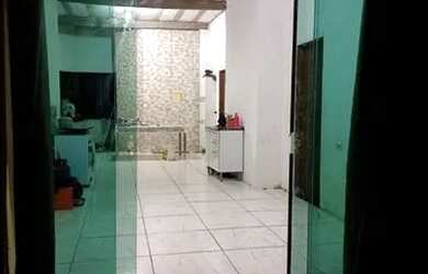 Imagem: A casa possui 3 Dormitórios, 1 Banheiro, 3 Vagas na garagem