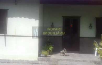 Imagem: A casa possui 4 Dormitórios, 3 Banheiros, 5 Vagas na garagem