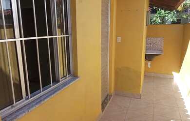 Imagem: A casa possui 1 Dormitório, 1 Banheiro, 32m² de Área e está