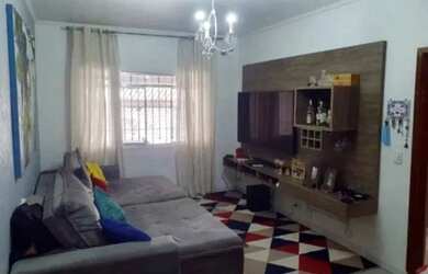 Imagem: A casa possui 2 Dormitórios, 1 Banheiro, 57m² de Área, Varanda