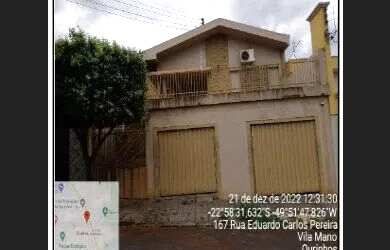 Imagem: A casa possui 4 Dormitórios, 1 Banheiro, 1 Vaga na garagem