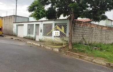 Imagem 1: Casa à venda no bairro Maria Adélia - Santa Luzia/MG