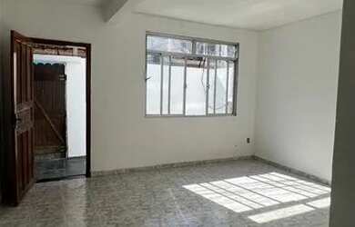 Imagem: A casa possui 1 Dormitório, 1 Banheiro, 130m² de Área e