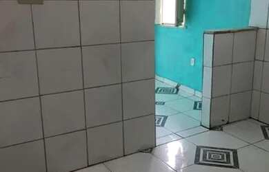 Imagem: O apartamento possui 2 Dormitórios e 1 Banheiro e está localizado