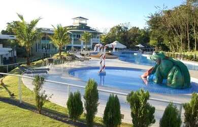 Imagem: A casa em condomínio possui 4 Dormitórios, 3 Banheiros, 4