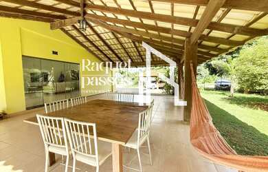 Imagem: A casa em condomínio possui 5 Dormitórios, 5 Banheiros, 5