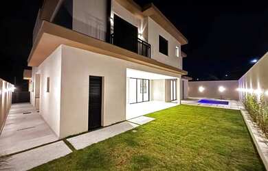 Imagem: A casa em condomínio possui 4 Dormitórios, 5 Banheiros, 5