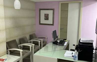 Imagem: O apartamento possui 1 Banheiro, 1 Vaga na garagem, 34m² de