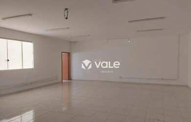 Imagem: O depósito possui 800m² de Área e está localizado em Plano