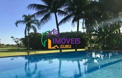 Imagem: A casa possui 4 Dormitórios, 4 Banheiros, 5 Vagas na garagem