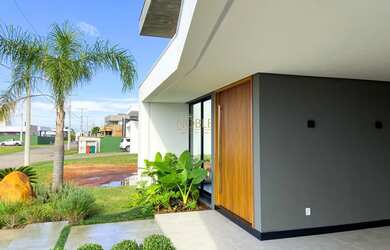 Imagem 4: Casa de condominio com concreto aparente