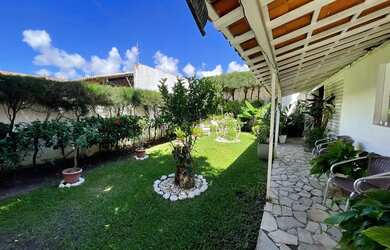 Imagem: A casa possui 3 Dormitórios, 3 Banheiros, 1 Vaga na garagem