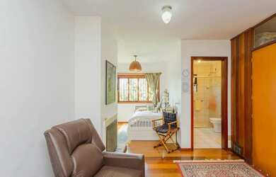 Imagem 11: Casa de 5 dormitórios no Bairro Menino Deus próxima a Orla do Guaíba