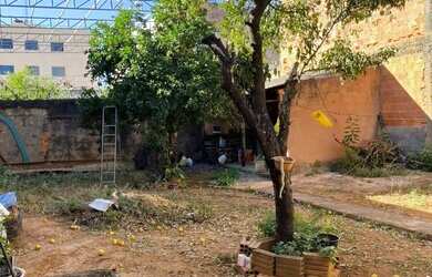 Imagem: A casa à venda possui 3 Dormitórios, 1 Banheiro, 3 Vagas na