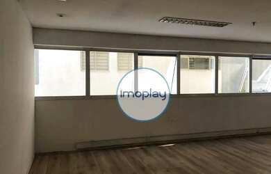 Imagem: O depósito possui 2 Vagas na garagem, 64m² de Área e está