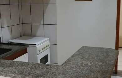 Imagem: O apartamento possui 2 Dormitórios, 1 Banheiro, 1 Vaga na garagem