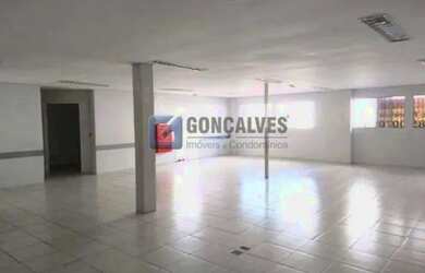 Imagem: O depósito possui 5 Vagas na garagem, 1.164m² de Área e