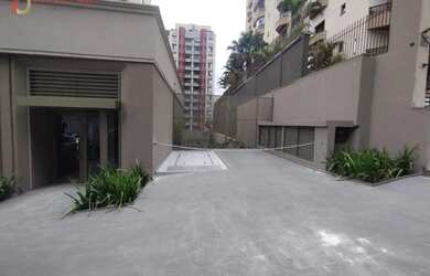 Imagem: O depósito possui 2 Vagas na garagem, 82m² de Área e está