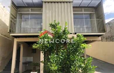 Imagem: A casa possui 3 Dormitórios, 3 Banheiros, 4 Vagas na garagem