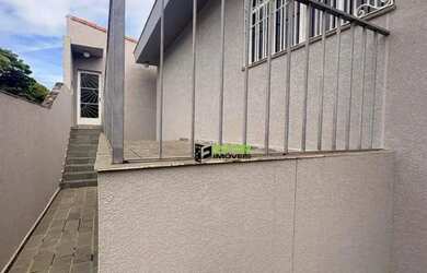 Imagem: O depósito possui 5 Vagas na garagem e 346m² de Área e está