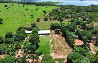 Imagem: A chácara possui 2.000m² de Área e está localizado em Parque