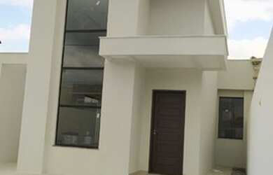 Imagem: A casa possui 3 Dormitórios, 2 Banheiros, 3 Vagas na garagem