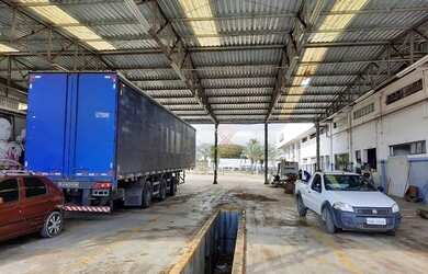 Imagem: O depósito possui 5 Vagas na garagem, 72.000m² de Área e