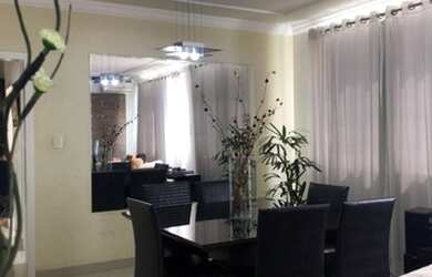 Imagem: O apartamento possui 3 Dormitórios, 1 Banheiro, 2 Vagas na