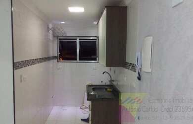 Imagem: O apartamento possui 2 Dormitórios, 1 Banheiro, 1 Vaga na garagem