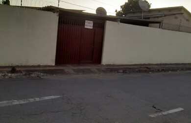 Imagem: A casa possui 2 Dormitórios e está localizado em Nova Esperança